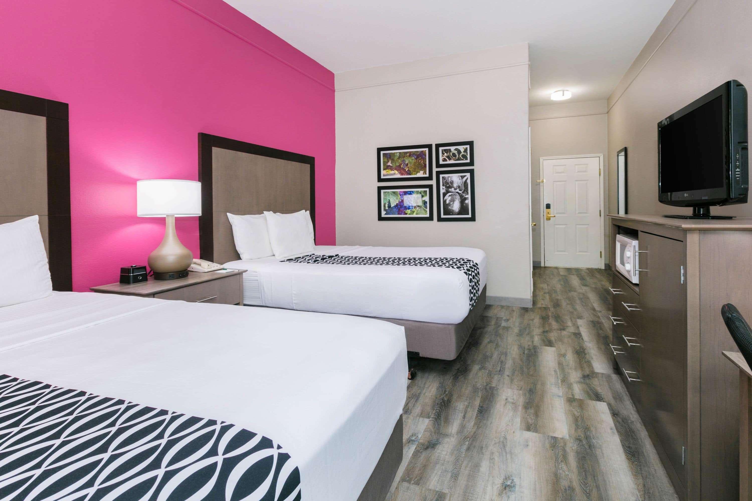 מלון La Quinta By Wyndham פרדריקסברג מראה חיצוני תמונה