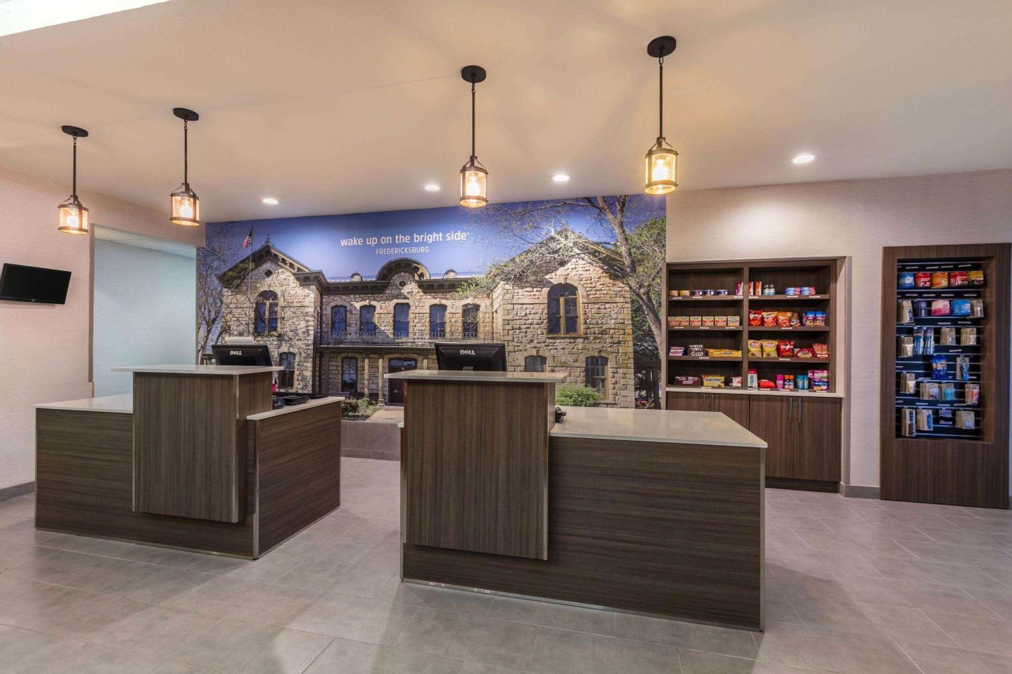 מלון La Quinta By Wyndham פרדריקסברג מראה חיצוני תמונה