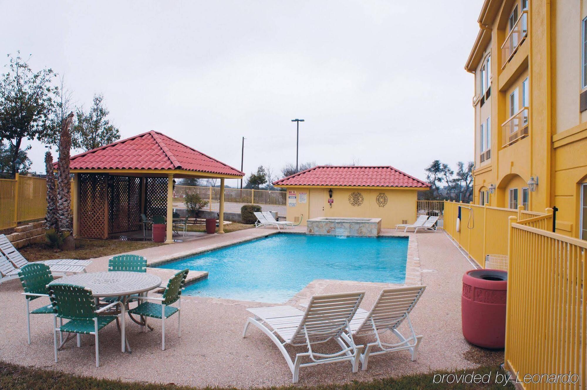 מלון La Quinta By Wyndham פרדריקסברג מראה חיצוני תמונה